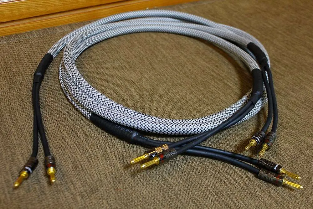 Cặp dây loa mỗi bên dài 2,2m chất lượng tốt, lõi đồng nguyên chất 2*8mm