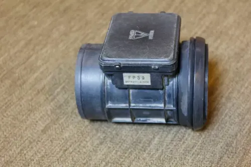 Hình ảnh Cảm biến Map, cảm biến gió nạp ô tô Ford Laser 1.8 tháo máy xịn